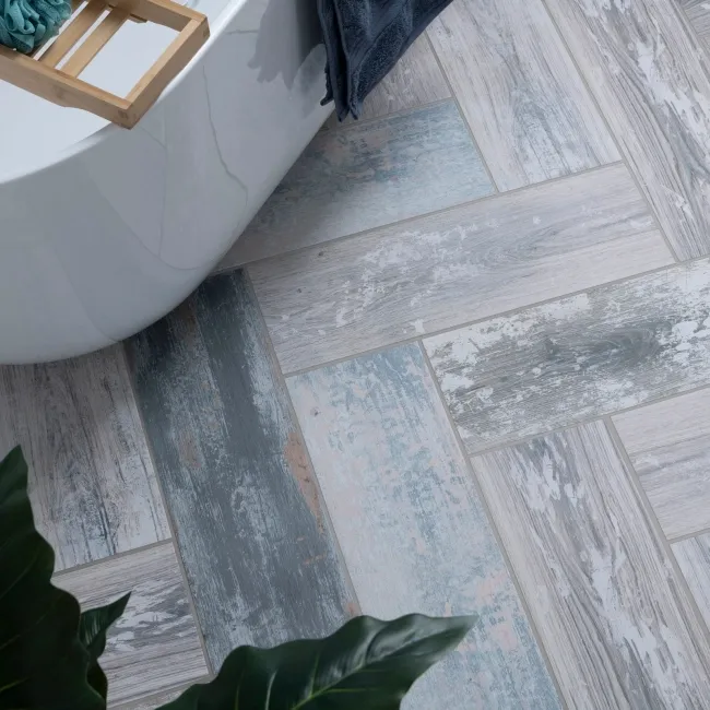 Fresno Gris Wood Effect Wall and Floor tiles 570x190
