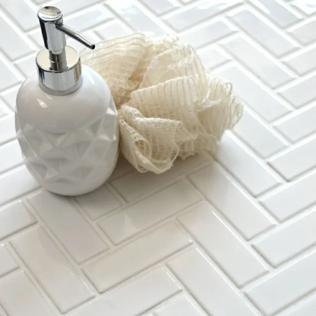 Pixel White Herringbone Gloss 22x73
